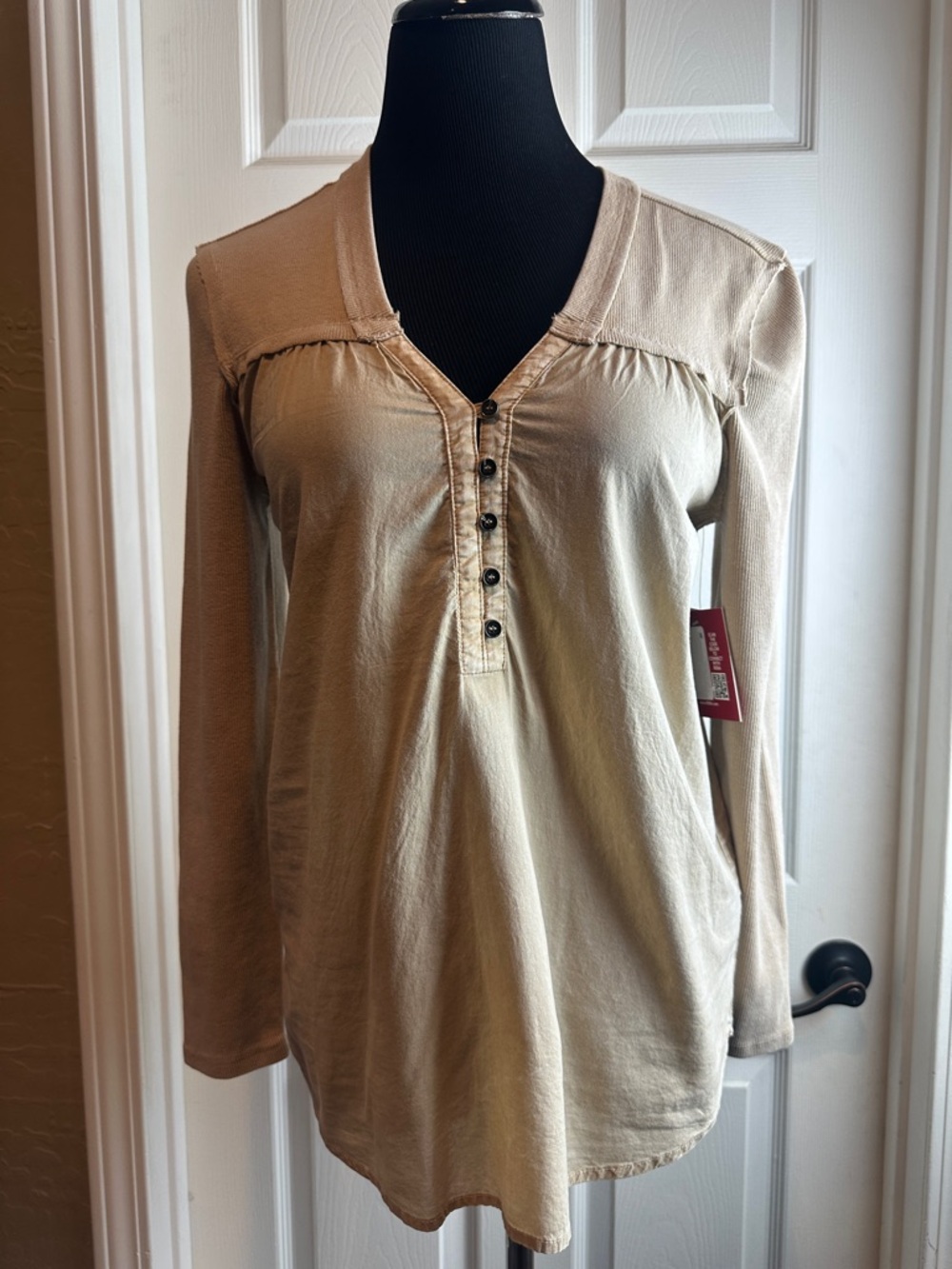 REBA Women’s Small Long-Sleeve Henley Top in Beige